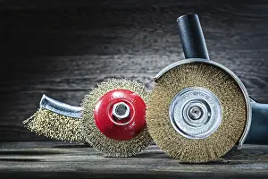 Handicraft Equipment Drucke: Angle grinder with set of abrasive wire brushes