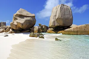 Deserted Seychelles Beach Drucke: Anse Marron or La Source Marron