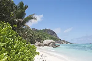 Sculpted Rock Formations Drucke: Anse Source dArgent Beach