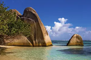 Indian Ocean Beaches Drucke: Anse Source d'Argent, granite rock beach
