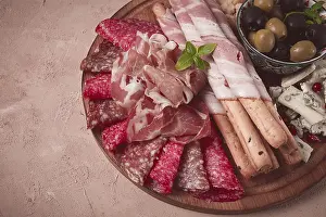 Wooden Board Snack Drucke: Appetizer, assortment, set, sausage