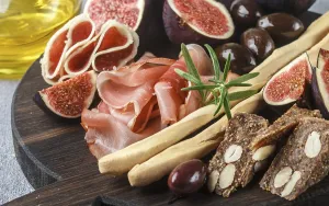 Salami Sausage Products Drucke: Appetizer of jamon, salami, bread sticks