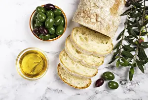 Ciabatta Bread Drucke: Appetizer, sliced ciabatta bread