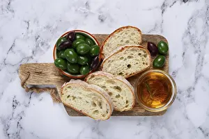 Ciabatta Bread Drucke: Appetizer, sliced ciabatta bread