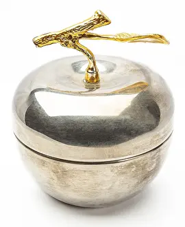 Isolated Apple Image Drucke: Apple made of silver with stem made of gold