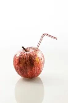 Healthy Eating Image Drucke: Apple with a straw as a drink
