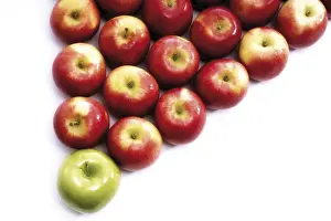 Red Fruits Drucke: Apples arranged in a triangle