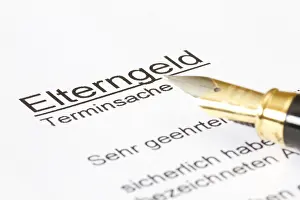 Uninhabited Workspace Photo Drucke: An application for parental allowance, deadline