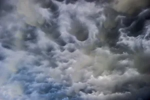 Thunderclouds Germany Drucke: Mammatus clouds, dramatic cloud atmosphere