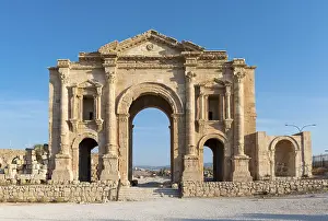 Jordanian Ruins Complex Drucke: Arch of Hadrian, Jerash, Jordan