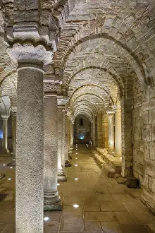 Deserted Corridor Hall Drucke: Archway in an old underground crypt