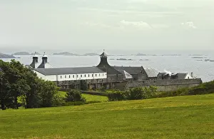Islay Scotland Drucke: Ardbeg distillery with his typical three pagodes