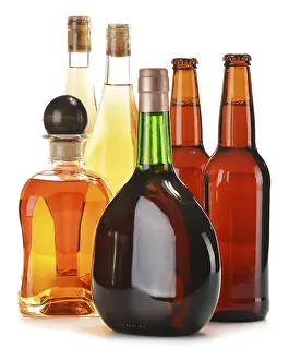White Background Images Drucke: Assorted alcoholic beverages isolated on white