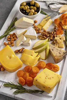 Cheese Platter Ideas Drucke: Assorted cheeses with nuts, pears