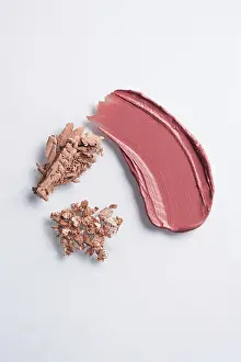 Studio Shot Cosmetics Drucke: Assorted cosmetics displayed artistically