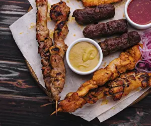 Diverse Food Options Drucke: Assorted grilled meats on top view