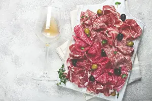 Wooden Chopping Board Drucke: Assorted, meat appetizer, prosciutto