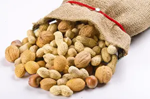 Healthy Snack Options Drucke: Assorted Nuts