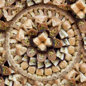 Baklava Dessert Drucke: Assorted ottoman sweets - baklava