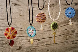 Traditional German Crafts Drucke: Five assorted Posamentenknopf chains