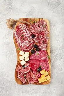 Prosciutto Salami Ham Drucke: Assorted, sliced meat appetizer