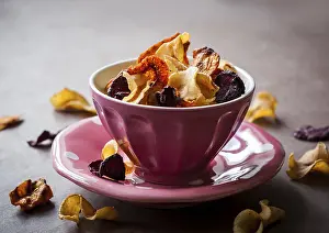 No People In The Scene Drucke: Assorted vegetable crisps in a bowl