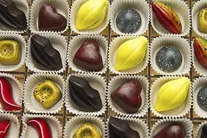 Colorful Sweets Photography Drucke: Assortment of multi-colored exquisite chocolates