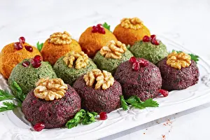 Beetroot Dish Drucke: Assortment of Pkhali, pumpkin, spinach and beetroot