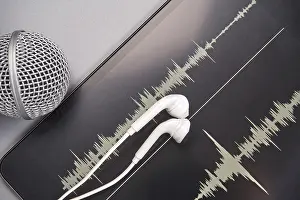 Podcast Recording Setup Drucke: Audio equipment and waveform visualization for creative sound projects