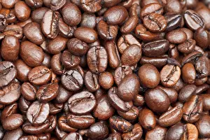 No People Coffee Scene Drucke: Background from many light roasted coffee beans close up
