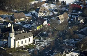 Historic Town Center Europe Drucke: In the background Scharfenberg Castle