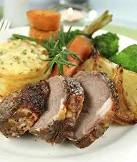 Legume Based Meals Drucke: Baked lamb and potato stack with onions