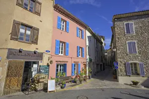 Drucke von Bäckerei auf dem Hauptplatz von Ampus, Département Var, Frankreich Bäckerei auf dem Hauptplatz von Ampus, Département Var, Frankreich Var Drucke: Bäckerei auf dem Marktplatz von Ampus.