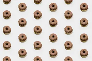 Dessert Photography Drucke: Bakery pattern with chocolate donuts