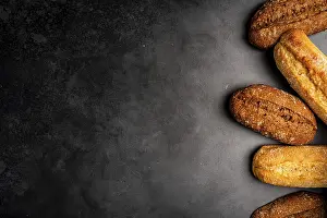 Bilder Datiert 7. Dezember 2024: Bäckerei verschiedene Arten von Brotwaren.