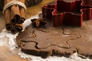 Empty Grocery Store Scene Drucke: Baking Christmas gingerbread