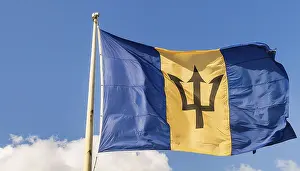 Island Nation Symbol Drucke: The Barbados flag flutters in the wind
