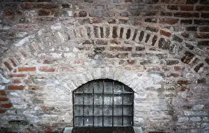 Abandoned Fortress Structure Drucke: Bars On A Window Of A Medieval Dungeon
