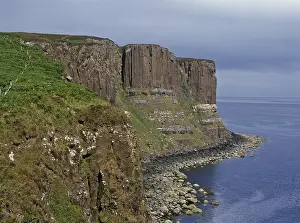 Steep Cliff Europe Drucke: Basalt cliffs known as Kilt Rock