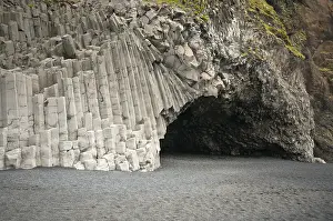 Igneous Rock Formations Drucke: Basalt columns, Halsanefshellir cave