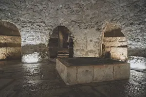 Drucke von Keller von Diokletians Palast in Split, Kroatien Keller von Diokletians Palast in Split, Kroatien Historischer Komplex Von Split Mit Dem Palast Des Diokletian Drucke: Keller von Diokletians Palast in Split.