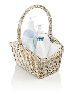 Beauty Studio Shot Drucke: Basket with cosmetics