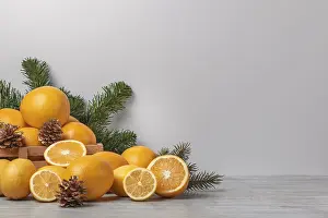 Vitamin C Fruits Drucke: Basket with oranges and lemons