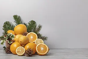 Vitamin C Fruits Drucke: Basket with oranges and lemons
