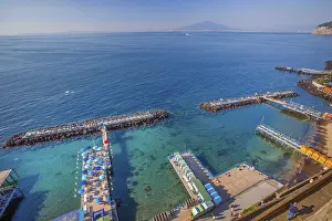 Uninhabited Mediterranean Shore Drucke: Bathing jetties below the cliffs