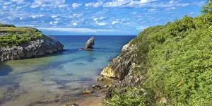 Steep European Coastline Drucke: Beach of Buelna, Coastline and Cliffs