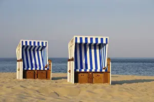 German Federal Republic Coastline Drucke: Two beach chairs in evening light