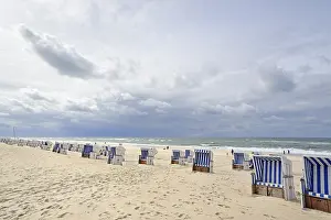 Northern German Coastlines Drucke: Empty beach chairs on the sandy beach