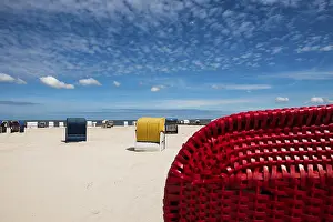Lower Saxony Coastline Drucke: Beach chairs on the sandy beach