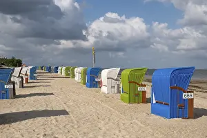 North Sea Island Getaway Drucke: Beach chairs on the sandy beach